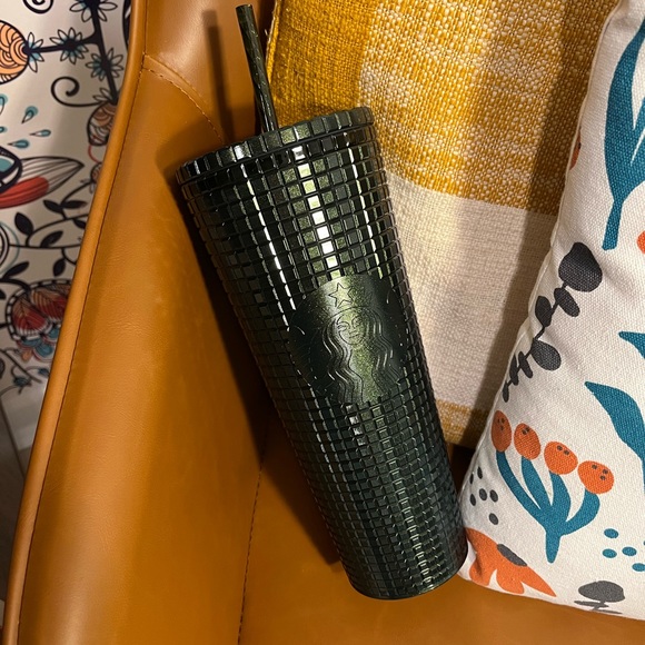 NEW! Christmas 2021 Green Disco Studded Tumbler from Starbucks - Picture 2 of 6